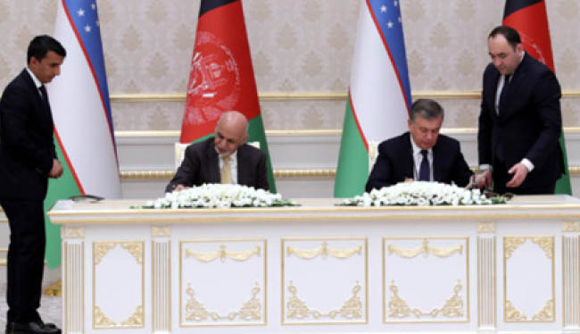 امضای 60 سند همکاری و موافقتنامه میان افغانستان وازبکستان